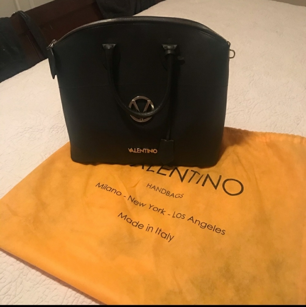 Mario Valentino Gorgeous black bag 💼 13in by 14in